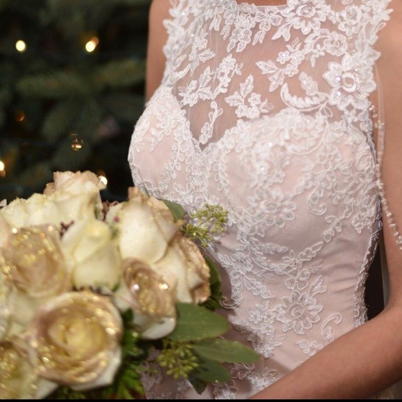 Wedding dress - Picture 3 of 3